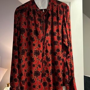 Beautiful flowing Free People top